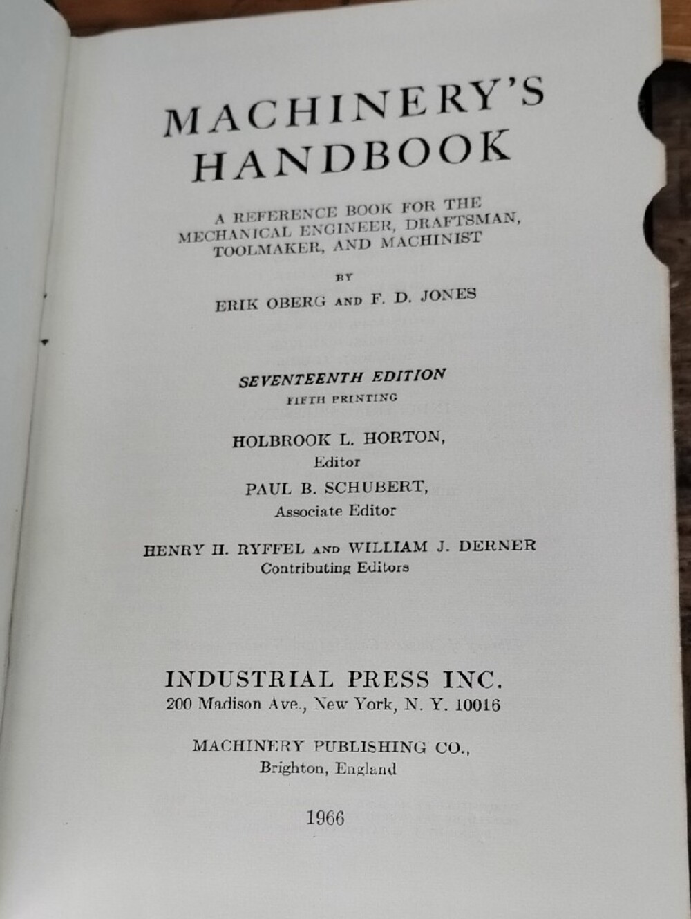 Green Machinery's Handbook Seventeenth Edition - Reference Guide - Picture 2 of 3